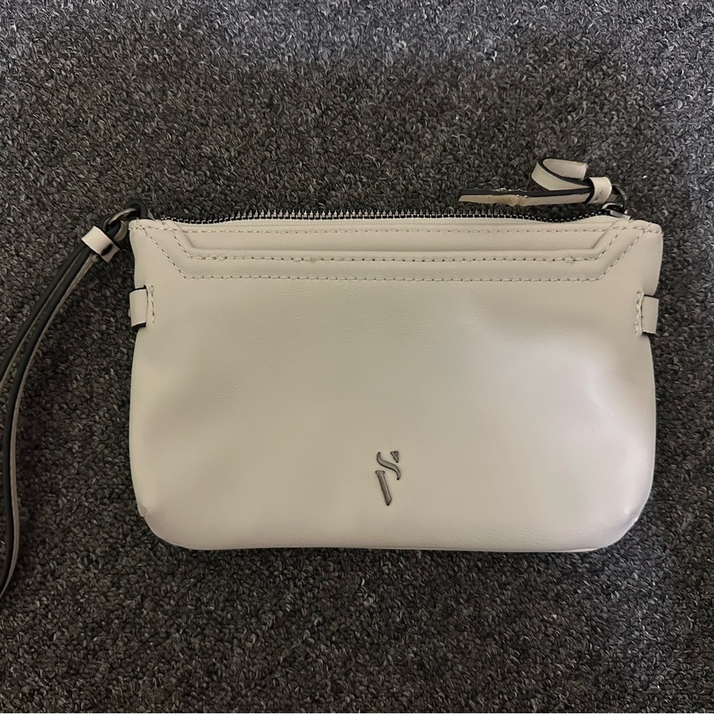Elegant simply vera vera wang wristlet purse